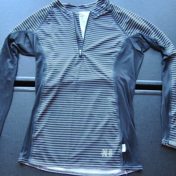O'Neill Performance Fit Medium Black w/ White Stripes Long Sleeve Swim Shirt - Picture 1 of 6
